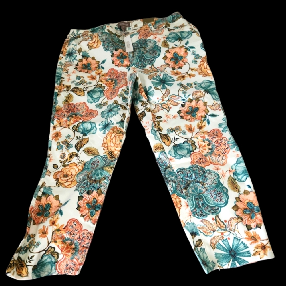 Chicos brand Floral crop pants sz 3